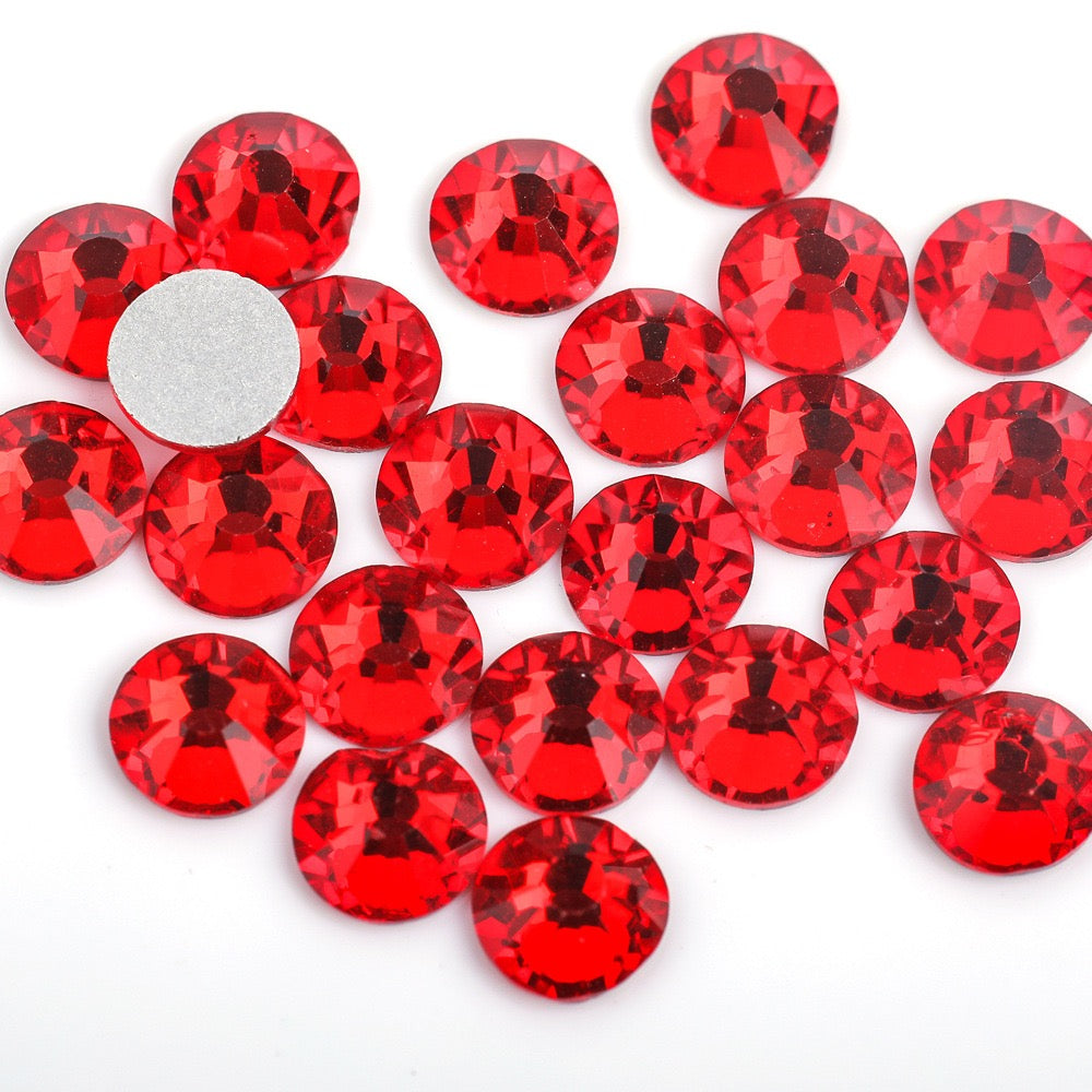 SS20 Light Red Rhinestones