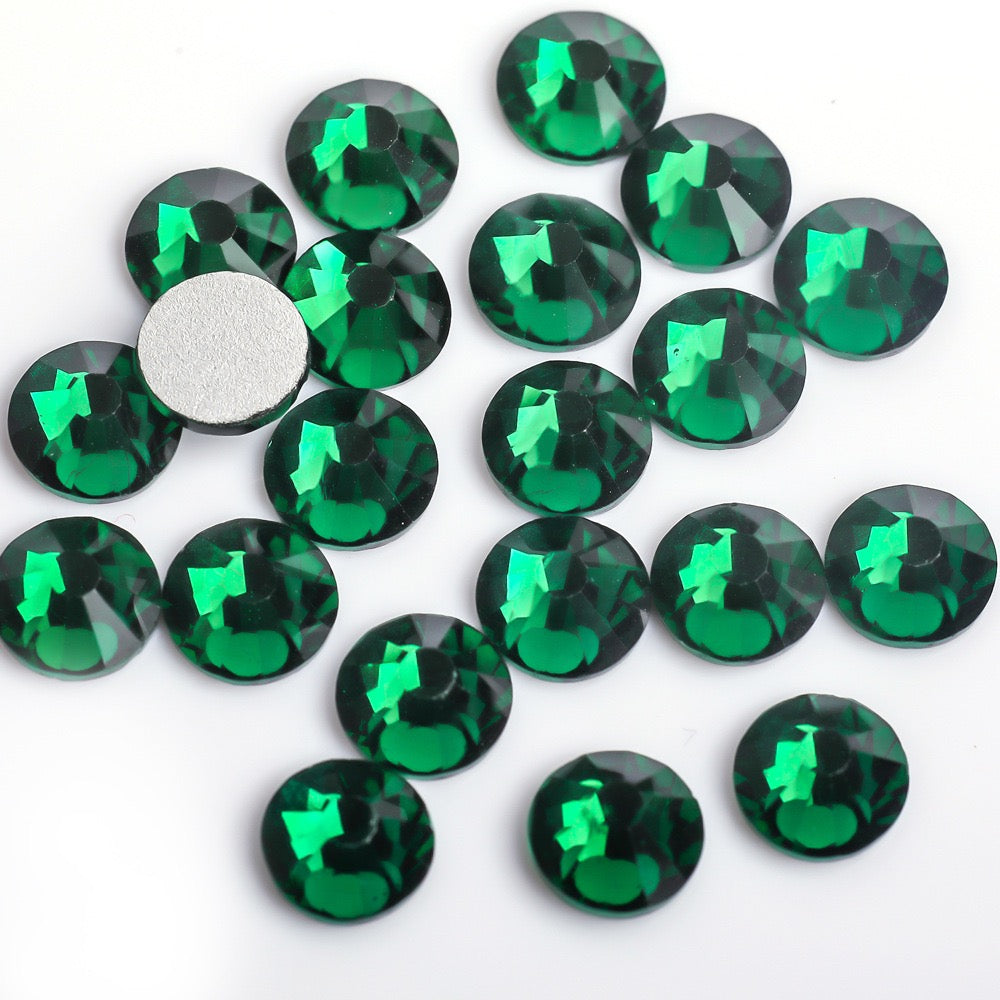 SS20 Dark Green Rhinestones